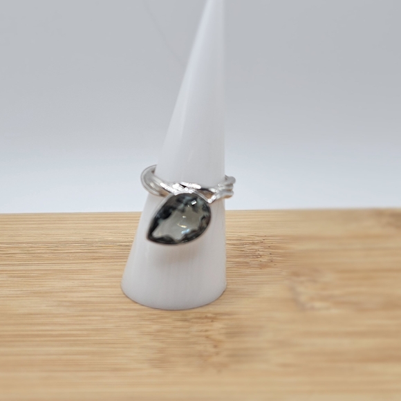 Swarovski Crystal Tanzanite Color Ring - Picture 5 of 8